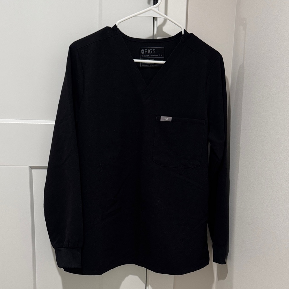 FIGS long sleeve black scrub top